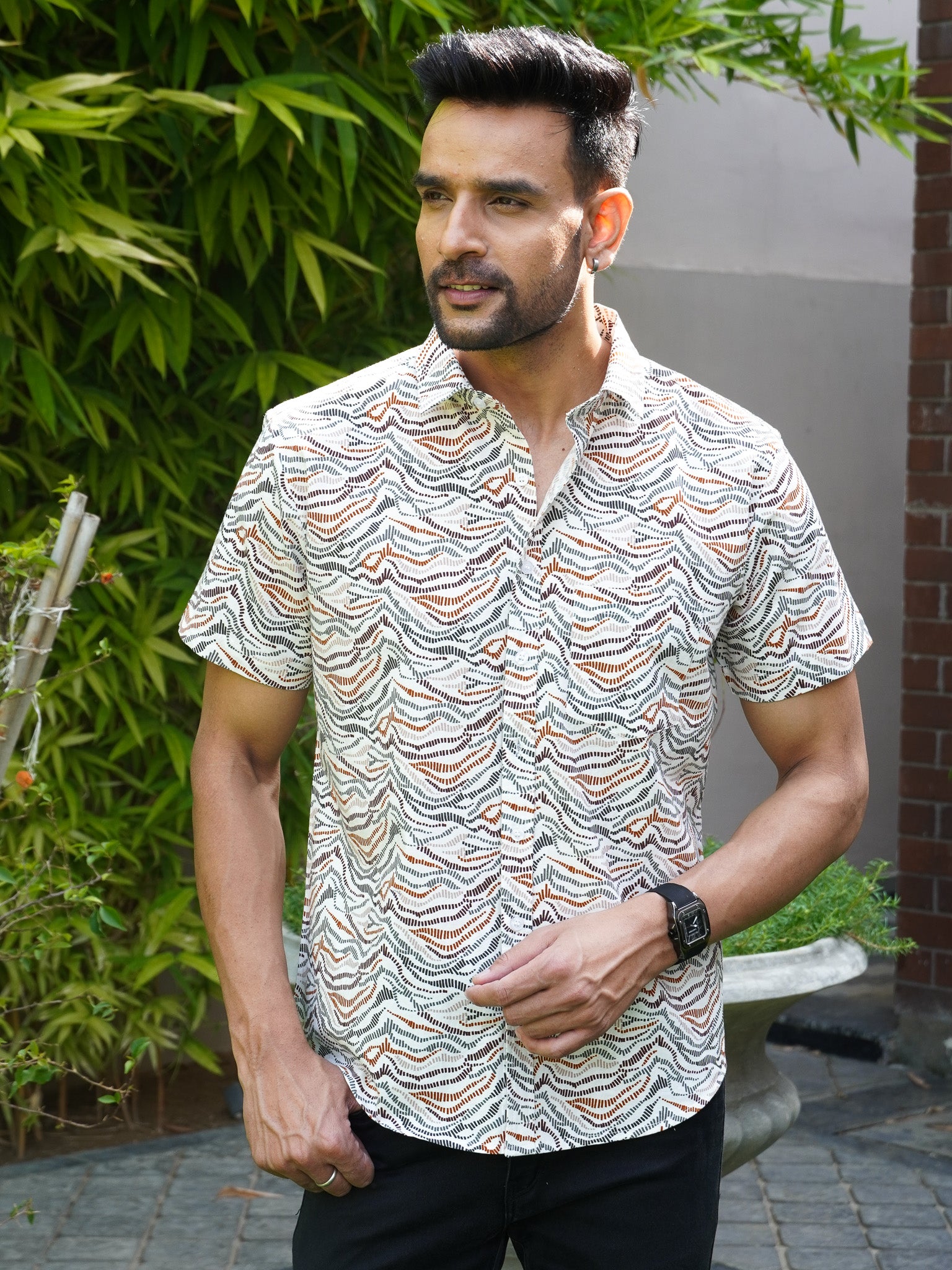 Men’s multicolour textured wave print cotton half sleeve shirt, front view