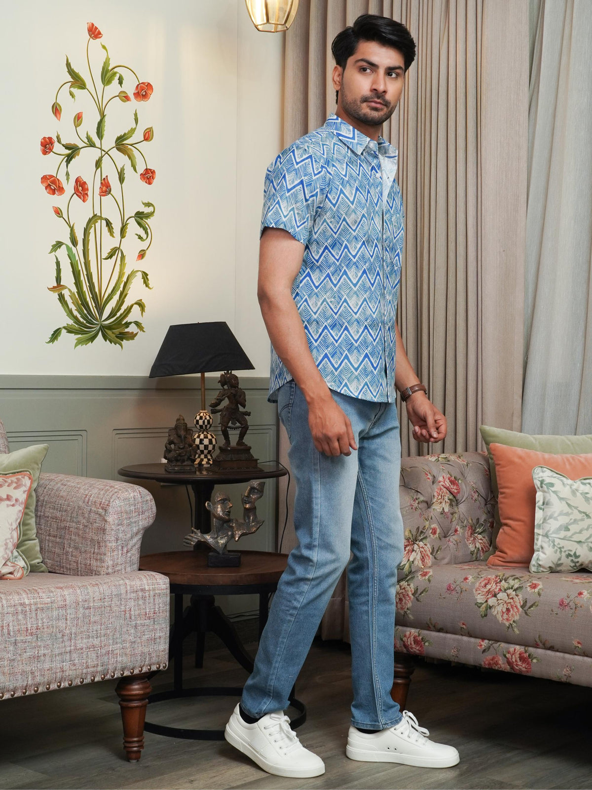 Side view of men’s blue zigzag half sleeve shirt