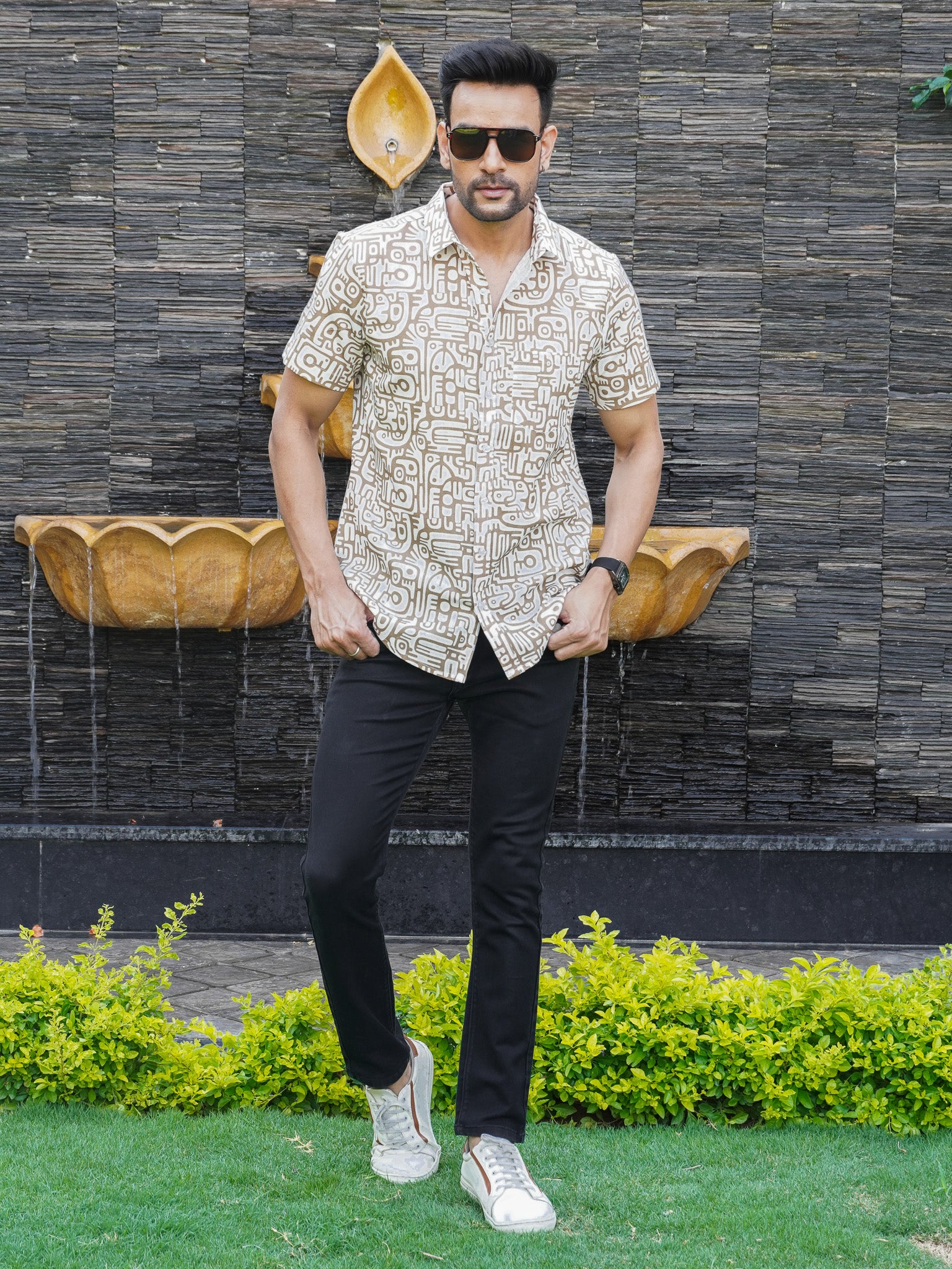 Regular collar detail on men’s beige tribal print shirt